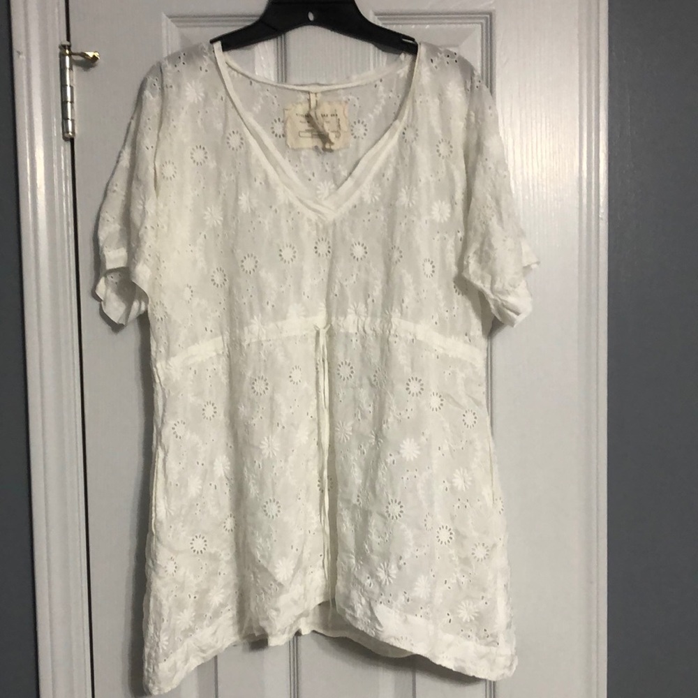Vintage Johnny Was Floral Tie-Waist Eyelet 100% Silk Tunic Blouse in Cream Small